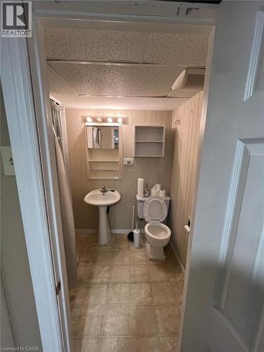317 Bedford Road, Kitchener, ON - Indoor Photo Showing Bathroom