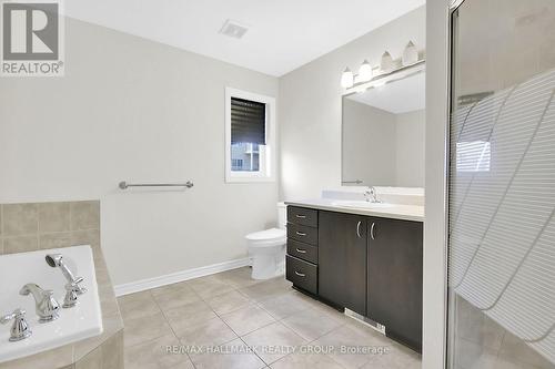 418 Temiskaming Crescent, Ottawa, ON - Indoor Photo Showing Bathroom