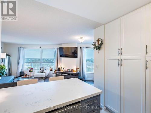 2003 - 38 Lee Centre Drive, Toronto, ON - Indoor Photo Showing Kitchen