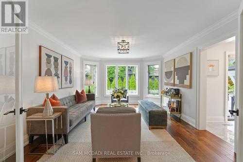 1117 Fleet Street, Mississauga, ON - Indoor Photo Showing Living Room