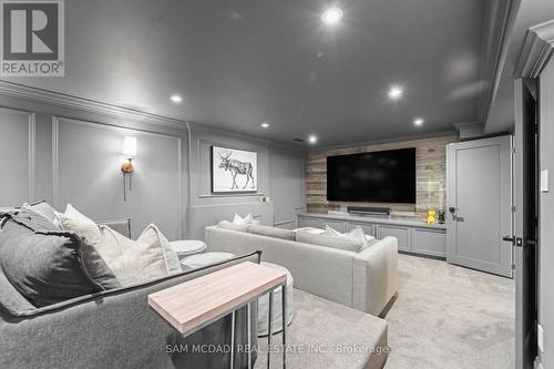 1117 Fleet Street, Mississauga, ON - Indoor Photo Showing Living Room