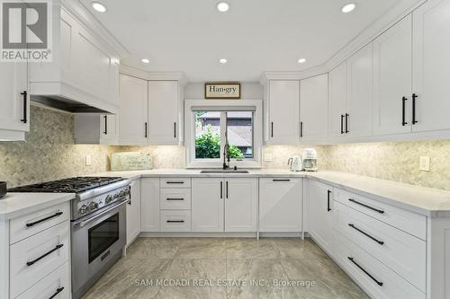 1117 Fleet Street, Mississauga, ON - Indoor Photo Showing Kitchen With Upgraded Kitchen