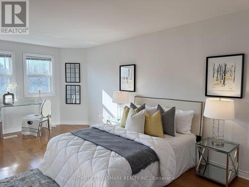 5159 Sunray Drive, Mississauga, ON - Indoor Photo Showing Bedroom