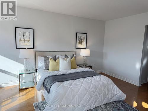 5159 Sunray Drive, Mississauga, ON - Indoor Photo Showing Bedroom