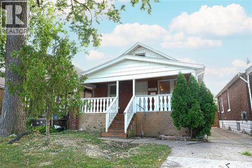 1025 CURRY AVENUE  Windsor, ON N9B 2A6