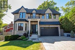 44 SCARBORO CRESCENT  Toronto, ON M1M 2J4