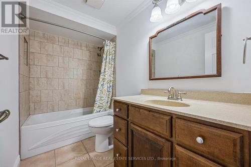 Four-Piece Main Bathroom - 7 - 1241 Mccraney Street E, Oakville, ON - Indoor Photo Showing Bathroom