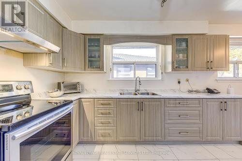 3196 Sunnyhill Drive, Mississauga, ON - Indoor Photo Showing Kitchen With Double Sink