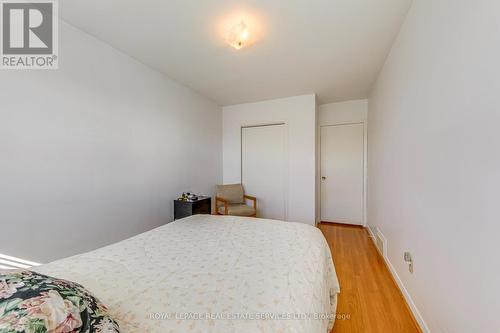 3196 Sunnyhill Drive, Mississauga, ON - Indoor Photo Showing Bedroom
