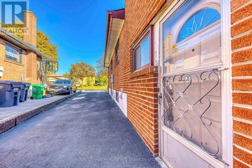 3196 Sunnyhill Drive, Mississauga, ON - Outdoor