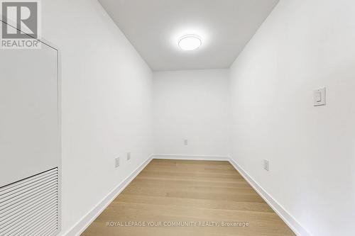 2604 - 11 Wellesley Street W, Toronto, ON - Indoor Photo Showing Other Room