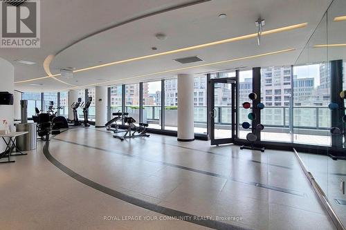 2604 - 11 Wellesley Street W, Toronto, ON - Indoor Photo Showing Gym Room