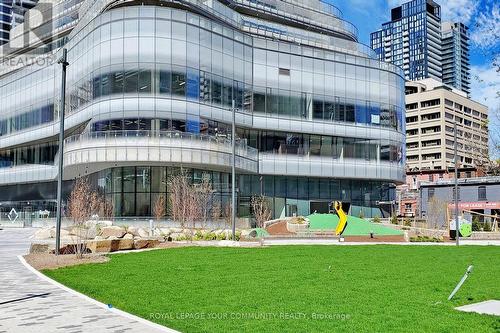 2604 - 11 Wellesley Street W, Toronto, ON - Outdoor