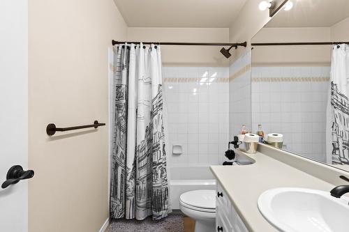 82-1120 Guisachan Road, Kelowna, BC - Indoor Photo Showing Bathroom