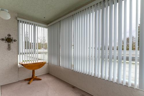 208-1329 Klo Road, Kelowna, BC - Indoor Photo Showing Other Room