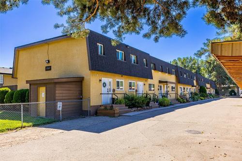 9-1283 Bernard Avenue  Kelowna, BC V1Y 8K5