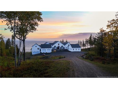 868 Fundy Dr, Wilsons Beach, NB 