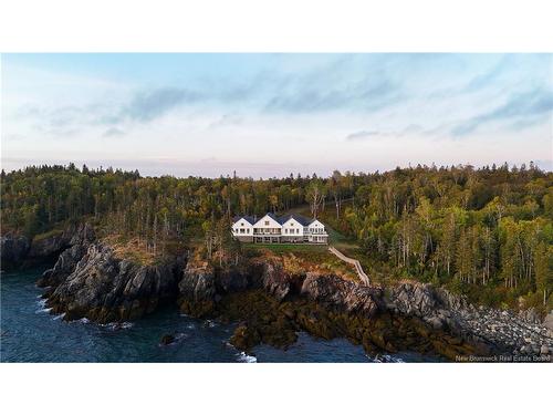 868 Fundy Dr, Wilsons Beach, NB 