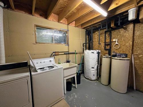 12 Wendego Street, Manitouwadge, ON - Indoor Photo Showing Laundry Room
