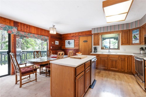 706 Glacier View Close, Courtenay, BC 