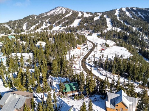 706 Glacier View Close, Courtenay, BC 