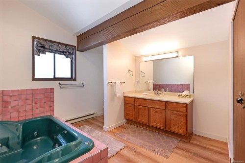 706 Glacier View Close, Courtenay, BC 