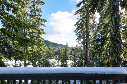 706 Glacier View Close, Courtenay, BC 