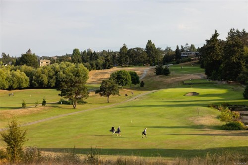 108-3226 Shelbourne St, Saanich, BC - Outdoor With View