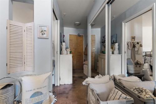 306-932 Johnson St, Victoria, BC - Indoor