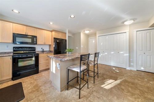 1193 Garden Gate Dr, Central Saanich, BC 