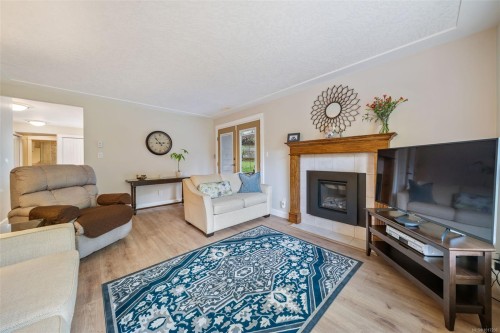 1193 Garden Gate Dr, Central Saanich, BC 