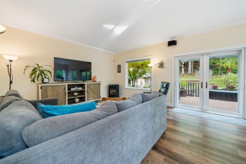 1193 Garden Gate Dr, Central Saanich, BC 