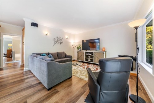 1193 Garden Gate Dr, Central Saanich, BC 