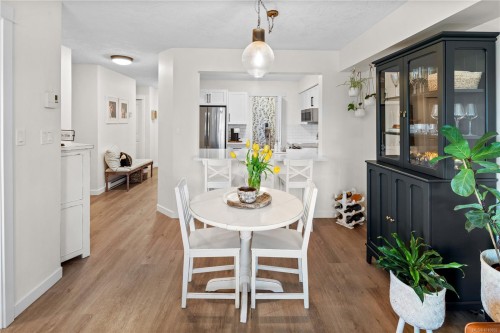 220-2245 James White Blvd, Sidney, BC - Indoor Photo Showing Dining Room