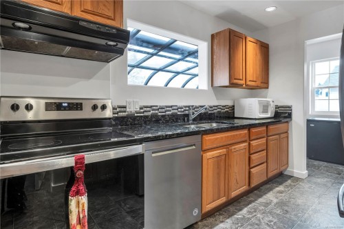 820 10Th Ave, Campbell River, BC 