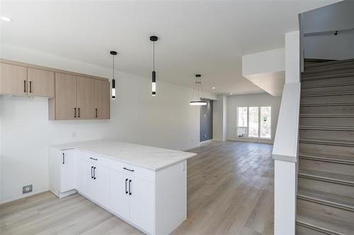 7 Juba St, Winnipeg, MB 