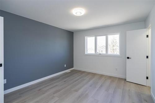 7 Juba St, Winnipeg, MB 