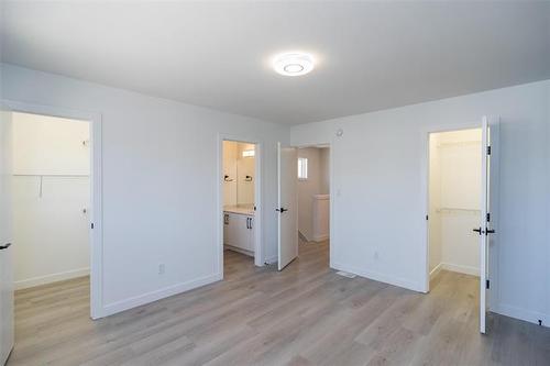 7 Juba St, Winnipeg, MB 