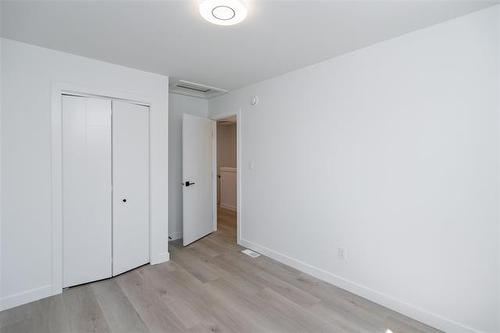 7 Juba St, Winnipeg, MB 