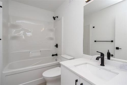 7 Juba St, Winnipeg, MB 