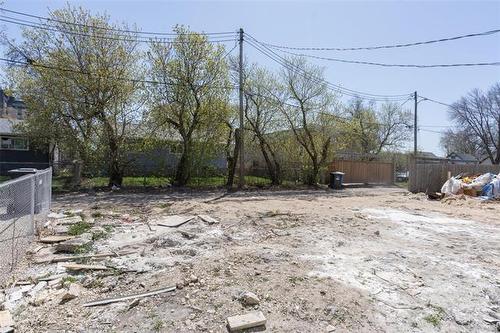 7 Juba St, Winnipeg, MB 