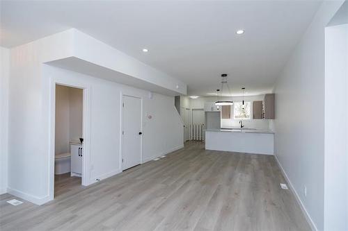 7 Juba St, Winnipeg, MB 