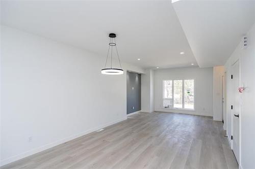 7 Juba St, Winnipeg, MB 