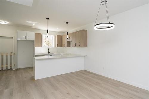 7 Juba St, Winnipeg, MB 