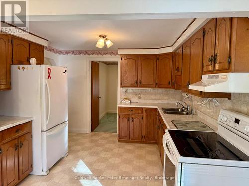 Kitchen - 121 Hinks Street, Brockton, ON - Indoor Photo Showing Kitchen With Double Sink
