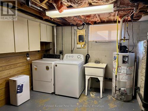 Laundry - 121 Hinks Street, Brockton, ON - Indoor Photo Showing Laundry Room