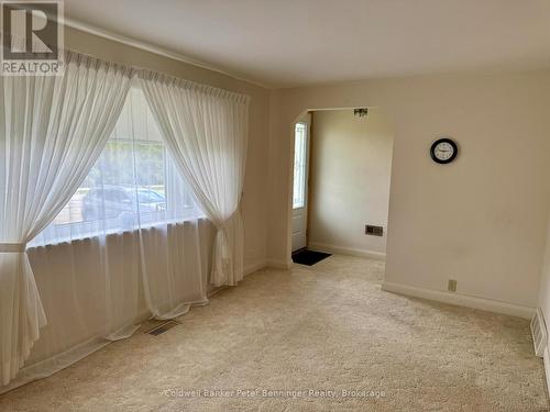 Living room - 121 Hinks Street, Brockton, ON - Indoor