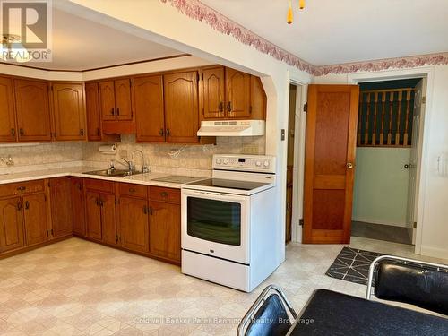 Kitchen - 121 Hinks Street, Brockton, ON - Indoor Photo Showing Kitchen With Double Sink