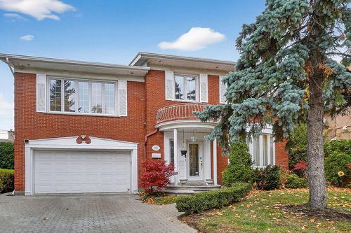 425 Av. Lockhart  Mont-Royal, QC H3P 1Y6