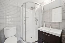 Salle de bains attenante à la CCP - 